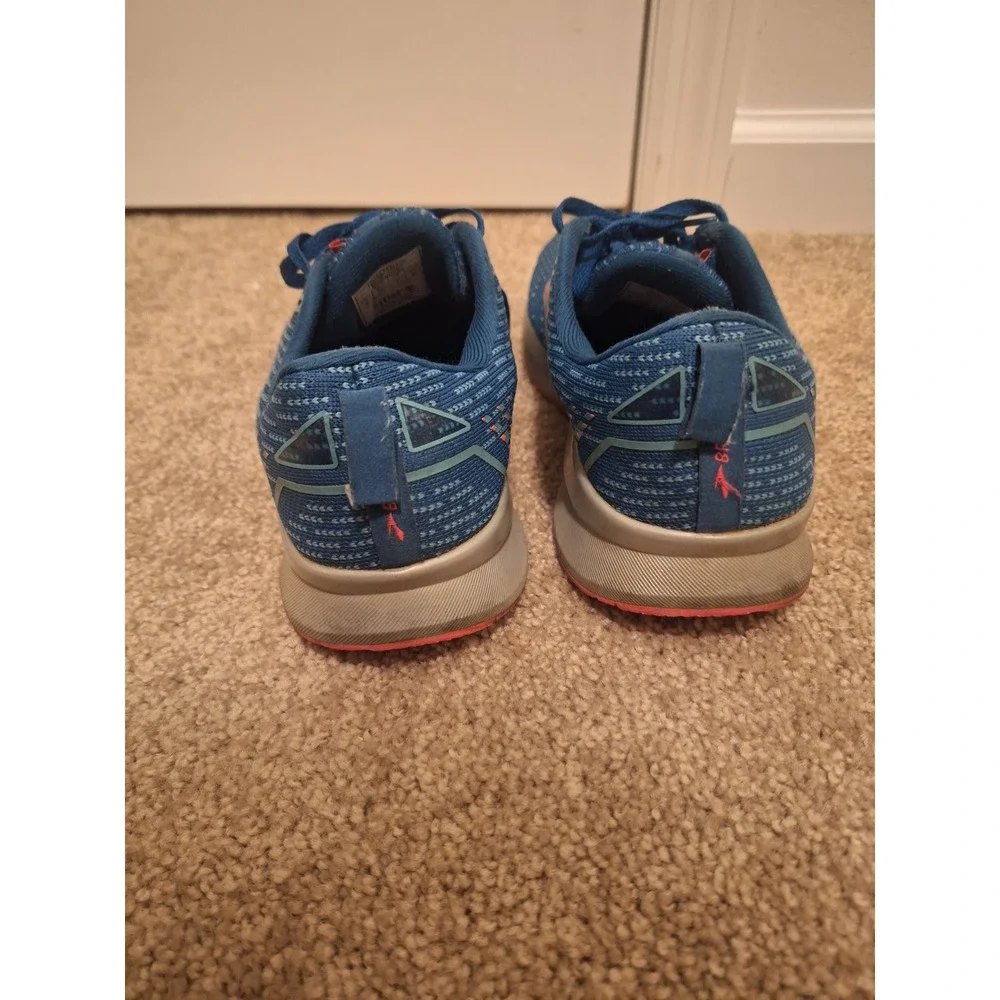 Brooks Levitate 5 Womens Running Shoes Blue Pink Sneakers 1203571B423 Size 8